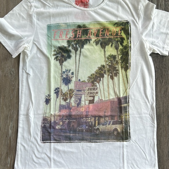Fresh Ave graphic tee - Picture 2 of 2